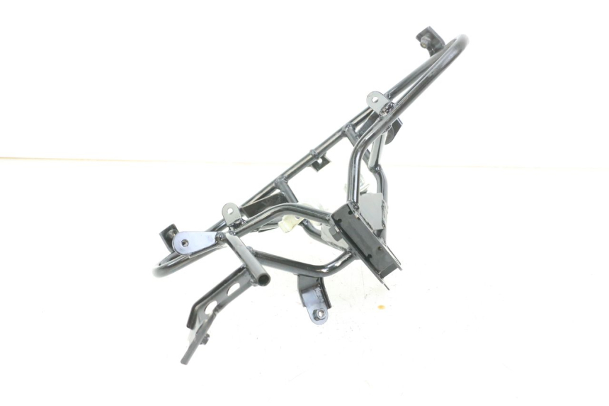 photo de Pająk przedni panelu przedniego SUZUKI BURGMAN 125 (2018 - 2021) - Inny kąt widzenia