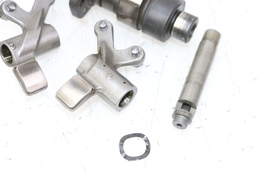 photo de WAŁEK ROZRZĄDU SUZUKI BURGMAN 125 (2007 - 2014) - Stan powierzchni