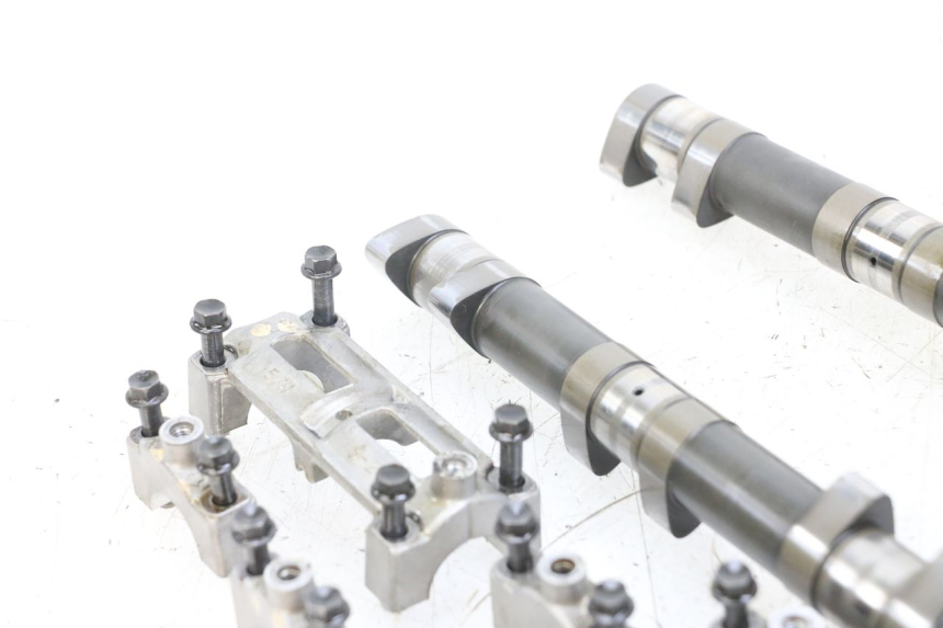 photo de WAŁEK ROZRZĄDU YAMAHA FJR ABS 1300 (2006 - 2012) - Widok z bliska