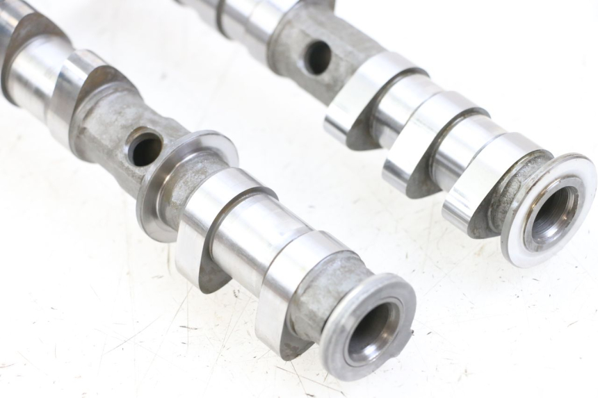 photo de WAŁEK ROZRZĄDU YAMAHA TDM ABS 900 (2002 - 2014) - Zbliżenie techniczne