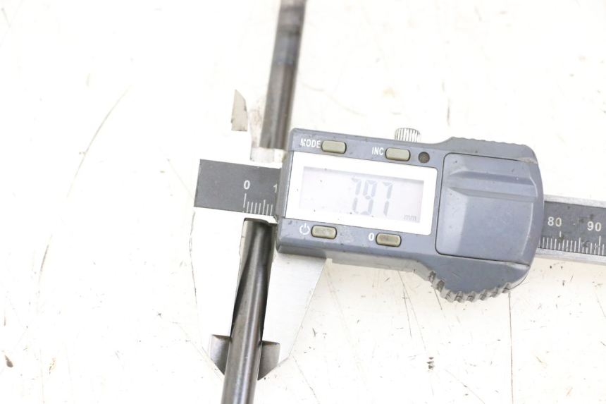 photo de WAŁEK SPRZĘGŁA KAWASAKI GTR 1000 (1994 - 2004) - Szczegół części