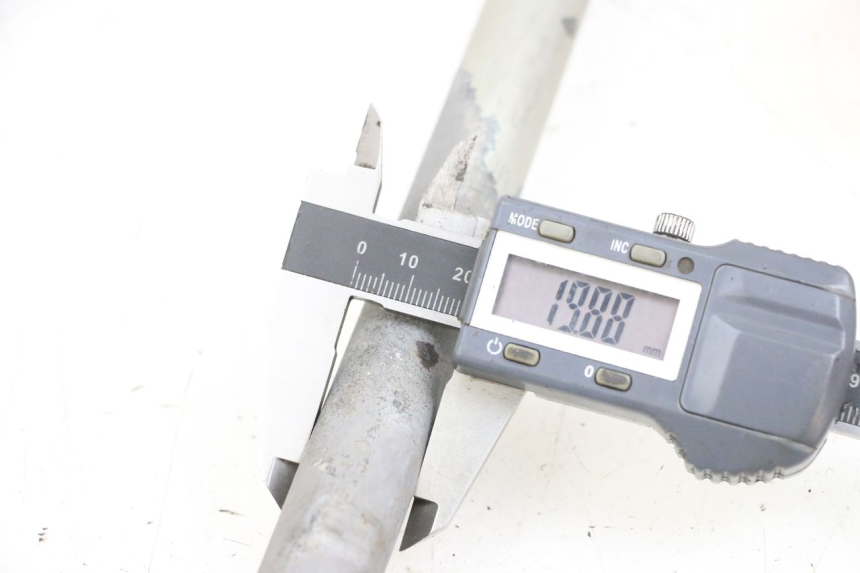 photo de OŚ WAHACZA SUZUKI DL V STROM 1000 (2002 - 2007) - Szczegół części