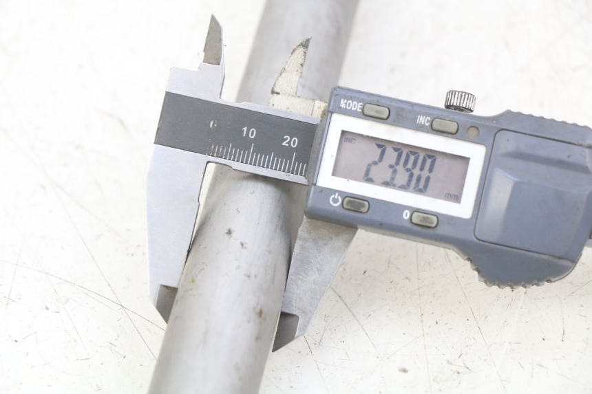 photo de OŚ WAHACZA BMW F GS K81 850 (2018 - 2023) - Zoom stanu zużycia