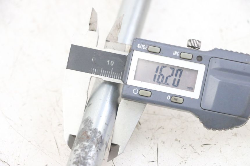 photo de OŚ WAŁKA WAHACZA YAMAHA FJ 3CX 1200 (1986 - 1996) - Inny kąt widzenia