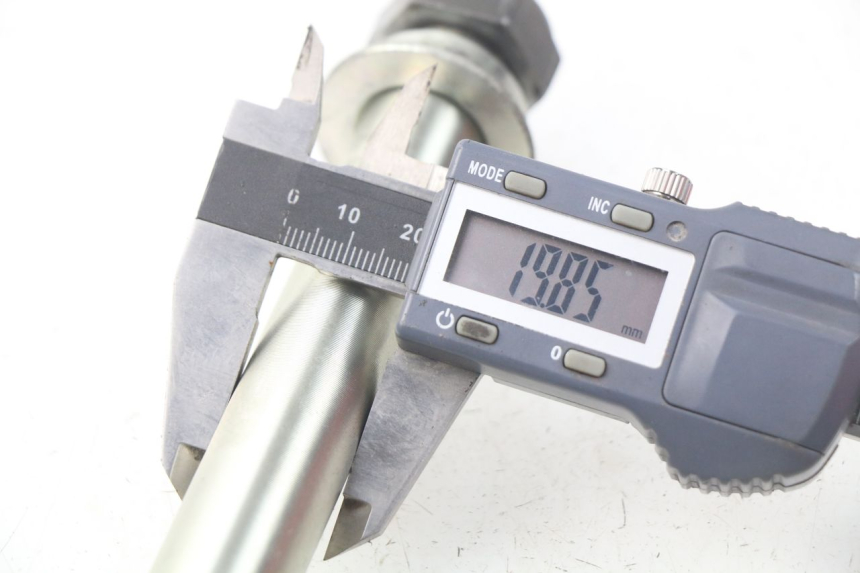 photo de OŚ WAŁKA WAHACZA YAMAHA FJR ABS 1300 (2006 - 2012) - Inny kąt widzenia