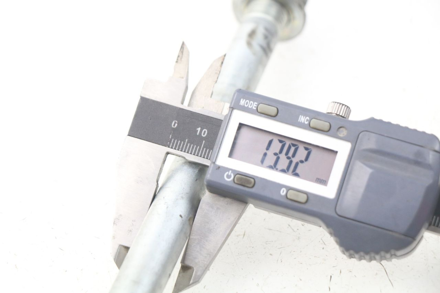 photo de OŚ WAŁKA WAHACZA KAWASAKI GPZ S 500 (1994 - 2005) - Inny kąt widzenia