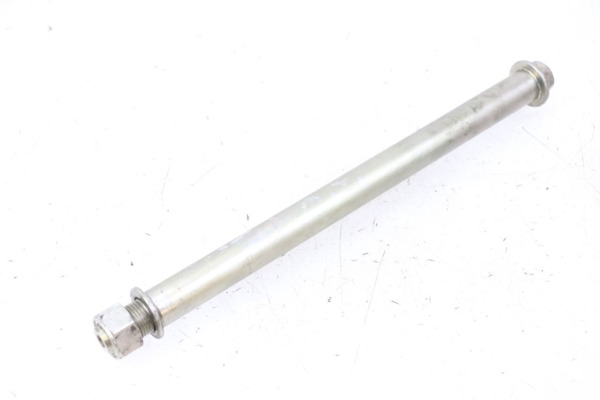 photo de OŚ WAŁKA WAHACZA SUZUKI GSR 750 (2011 - 2017) - Widok główny