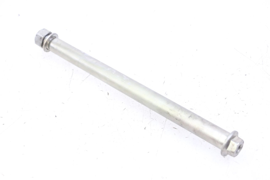 photo de OŚ WAŁKA WAHACZA SUZUKI GSR 750 (2011 - 2017) - Zbliżenie techniczne