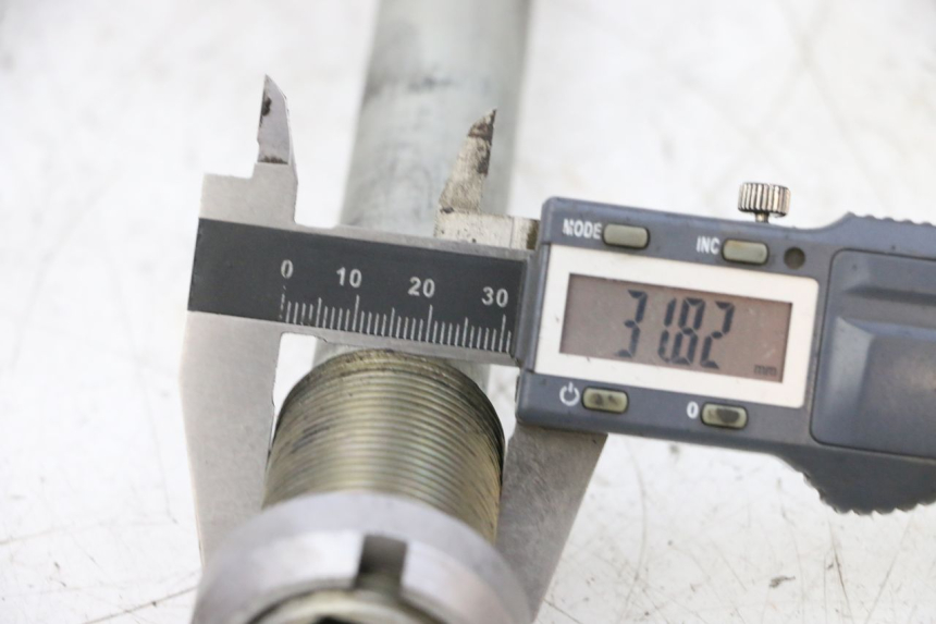 photo de OŚ WAŁKA WAHACZA SUZUKI GSXR GSX-R 1000 (2003 - 2004) - Inny kąt widzenia