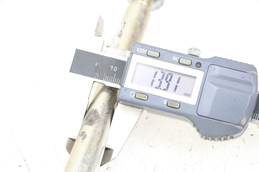 photo de OŚ WAŁKA WAHACZA HYOSUNG GTR 125 (2006 - 2008) - Szczegół części