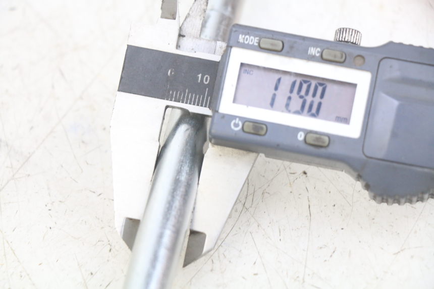 photo de OŚ WAŁKA WAHACZA YAMAHA MT ABS 125 (2014 - 2018) - Zoom stanu zużycia