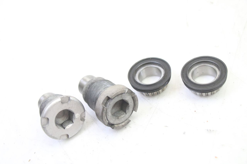 photo de OŚ WAHACZA HONDA ST PAN EUROPEAN 1300 (2002 - 2013) - Widok główny