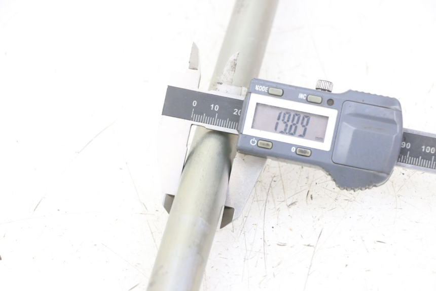 photo de OŚ WAHACZA SUZUKI GSX F GSXF 650 (2007 - 2015) - Szczegół części