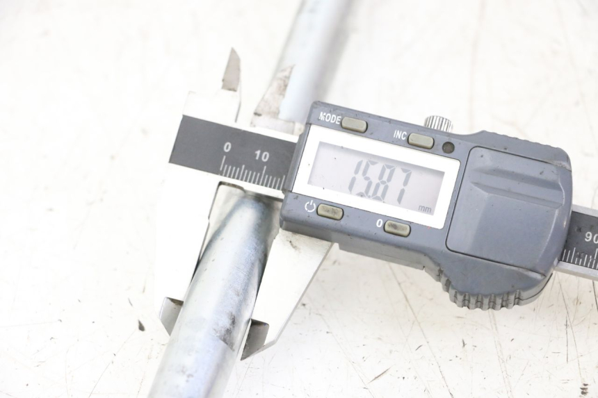 photo de OŚ WAŁKA WAHACZA YAMAHA TDR DELTABOX 125 (1997 - 2003) - Szczegół części