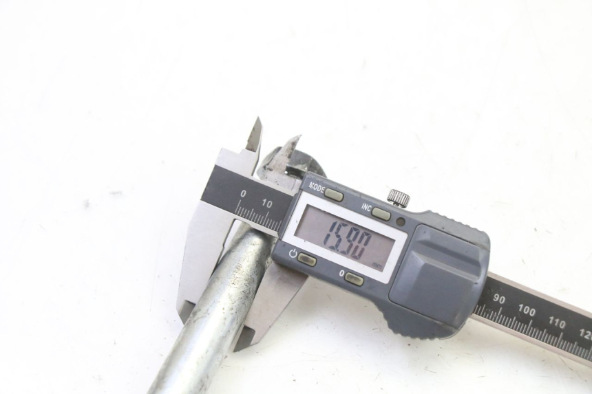 photo de OŚ WAŁKA WAHACZA YAMAHA TDR DELTABOX 125 (1997 - 2003) - Zbliżenie techniczne