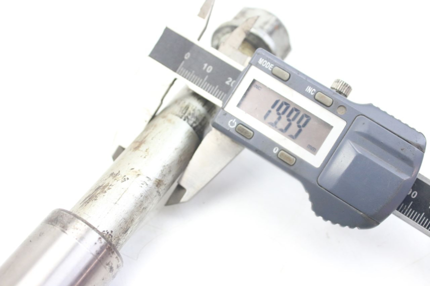 photo de OŚ WAHACZA HONDA VFR FI RC46 800 (1998 - 2001) - Zoom stanu zużycia