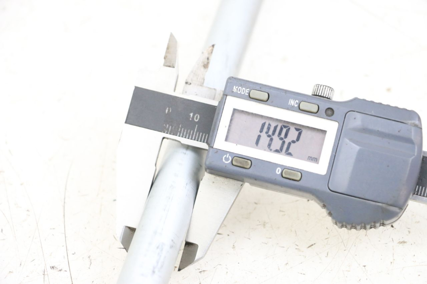 photo de OŚ WAŁKA WAHACZA SUZUKI VL INTRUDER 125 (2004 - 2007) - Inny kąt widzenia