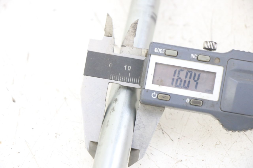 photo de OŚ WAHACZA YAMAHA XJN DIVERSION 600 (2000 - 2003) - Szczegół części