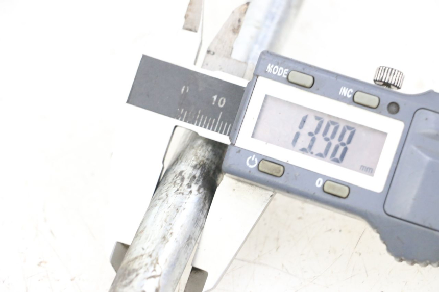 photo de OŚ WAHACZA HYOSUNG XRX 125 (2000 - 2008) - Zbliżenie techniczne