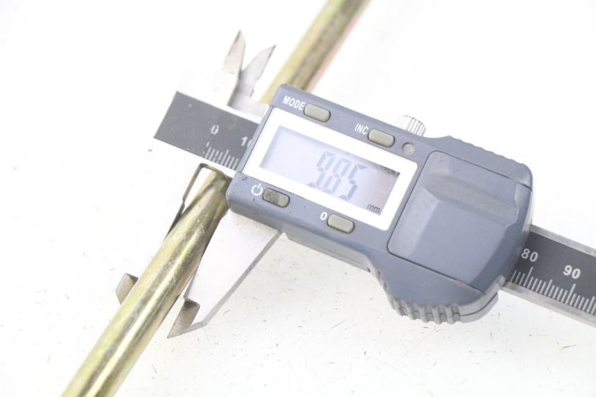 photo de OŚ SILNIKA KYMCO AGILITY CITY 4T 50 (2008 - 2016) - Szczegół części