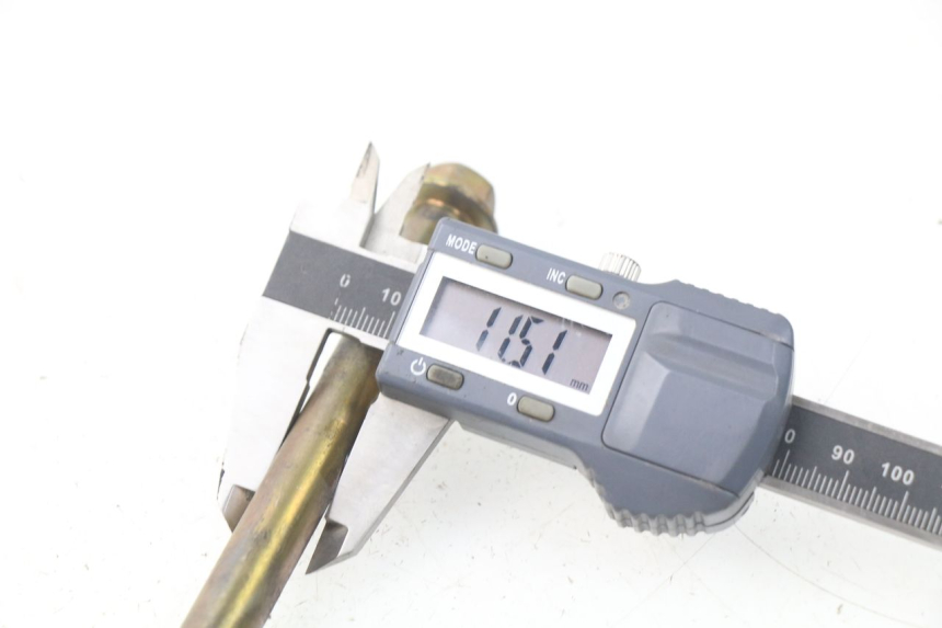 photo de OŚ SILNIKA MV AGUSTA BRUTALE R WALLY 910 (2008 - 2008) - Szczegół części