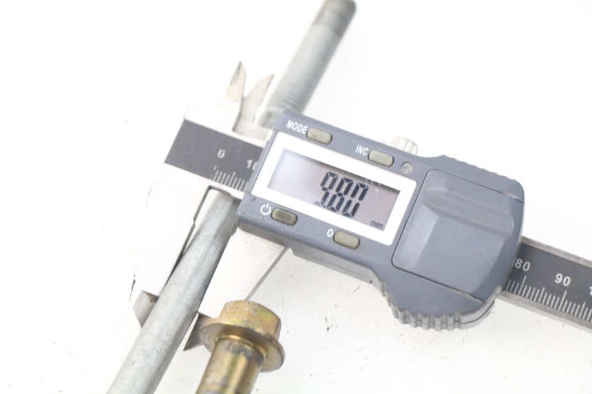 photo de OŚ SILNIKA MV AGUSTA BRUTALE R WALLY 910 (2008 - 2008) - Zoom stanu zużycia