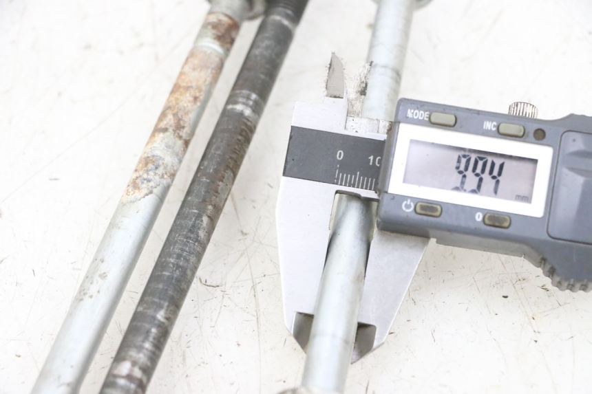 photo de OŚ SILNIKA SUZUKI BURGMAN 650 (2013 - 2020) - Szczegół części