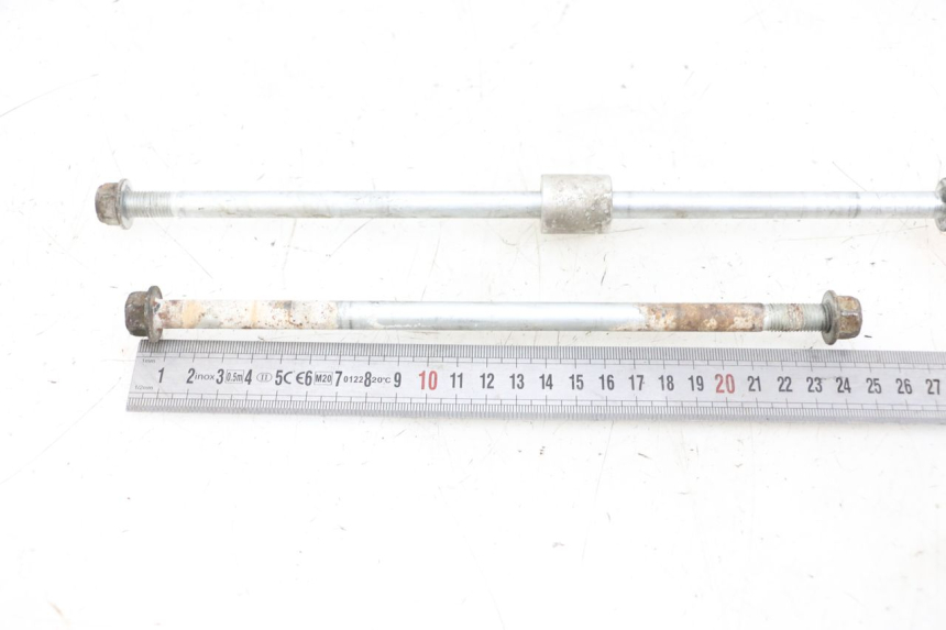 photo de OŚ SILNIKA SUZUKI BURGMAN 650 (2013 - 2020) - Zbliżenie techniczne