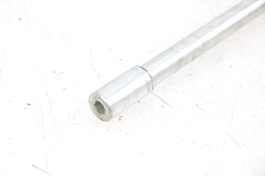 photo de OŚ SILNIKA GILERA DNA 50 (2000 - 2007) - Inny kąt widzenia