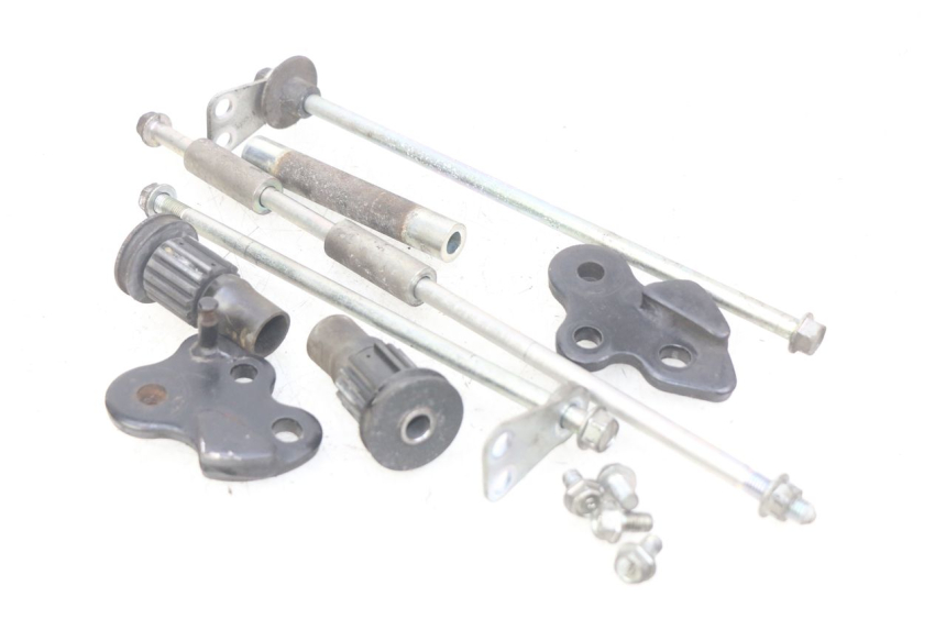 photo de OŚ SILNIKA HONDA FJS SILVERWING SILVER WING 400 (2009 - 2016) - Szczegół części