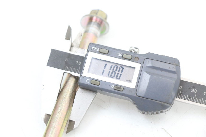 photo de OŚ SILNIKA TNT MOTOR GRIDO 2T 50 (2010 - 2019) - Zbliżenie techniczne