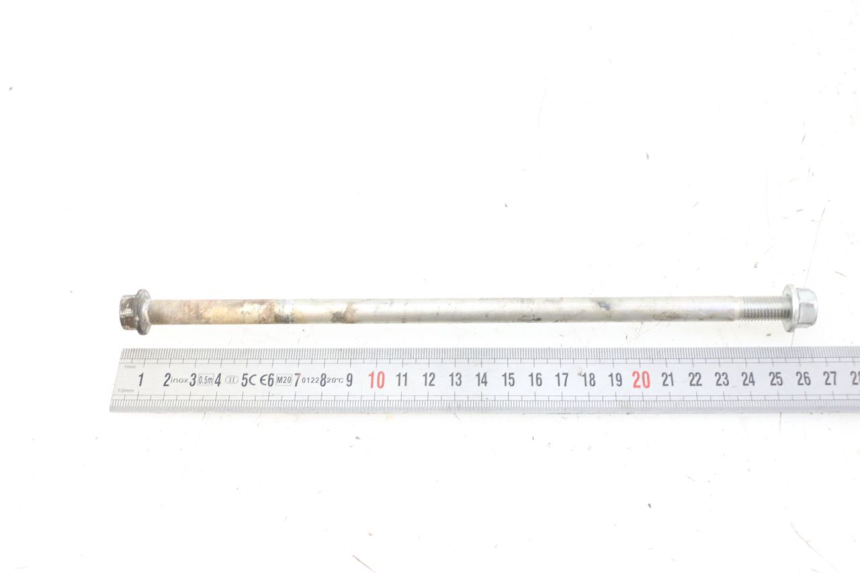 photo de OŚ SILNIKA SUZUKI GSR 750 (2011 - 2017) - Zbliżenie techniczne