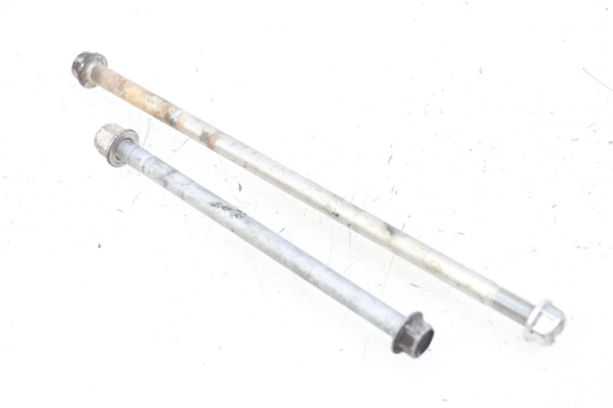 photo de OŚ SILNIKA SUZUKI GSR 750 (2011 - 2017) - Punkty mocowania