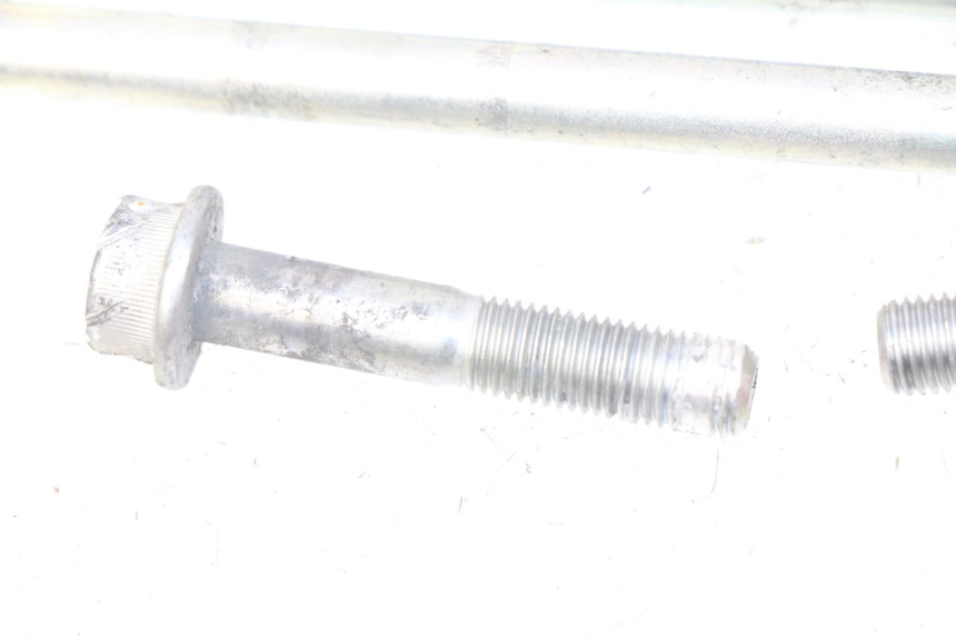 photo de OŚ SILNIKA SUZUKI GSX-R GSXR 750 (2011 - 2016) - Zbliżenie techniczne