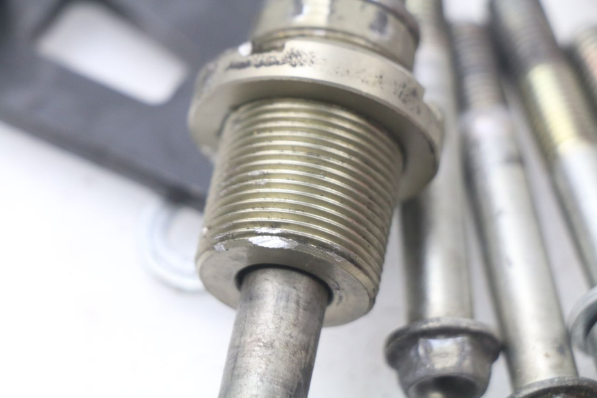 photo de OŚ SILNIKA SUZUKI GSX-R GSXR K16 1000 (2012 - 2016) - Szczegół części