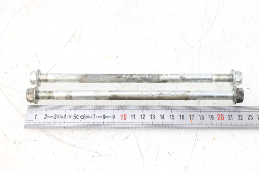 photo de OŚ SILNIKA SUZUKI GSXR GSX-R 1000 (2003 - 2004) - Szczegół części