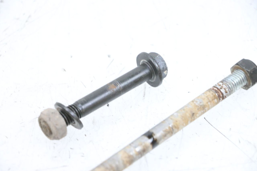 photo de OŚ SILNIKA PEUGEOT KISBEE 4T 50 (2010 - 2017) - Inny kąt widzenia