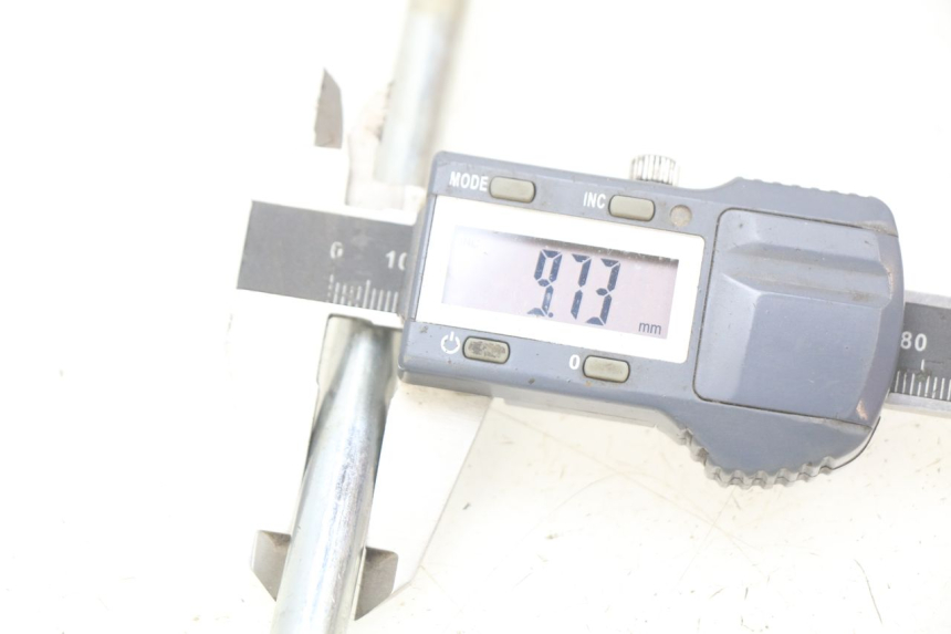 photo de OŚ SILNIKA PIAGGIO MP3 LT 400 (2007 - 2012) - Zoom stanu zużycia