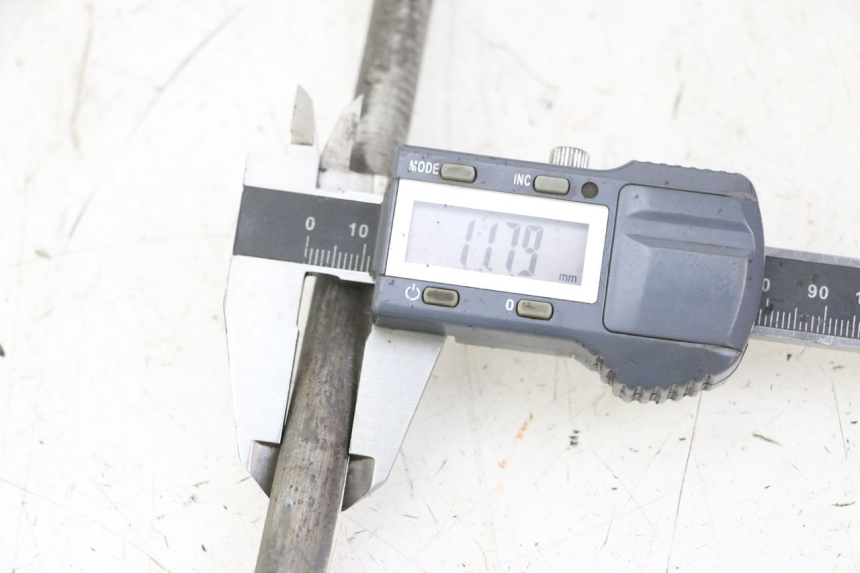 photo de OŚ SILNIKA PIAGGIO VESPA S 2T 50 (2007 - 2014) - Szczegół części