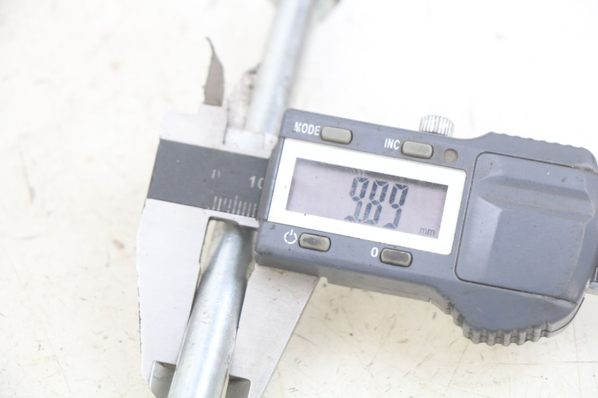 photo de OŚ SILNIKA PEUGEOT SPEEDFIGHT LC 50 (1996 - 2002) - Inny kąt widzenia