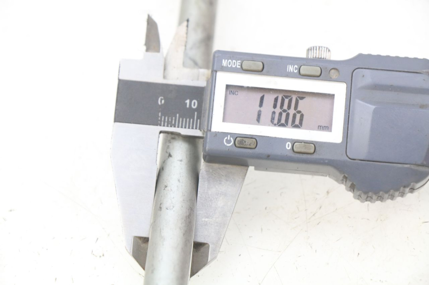 photo de OŚ SILNIKA SACHS SPEEDJET 2T 50 (2007 - 2014) - Inny kąt widzenia