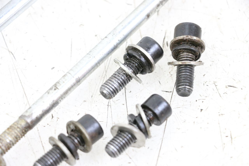 photo de OŚ SILNIKA NITRO MOTORS THUNDER 125 - Zoom stanu zużycia