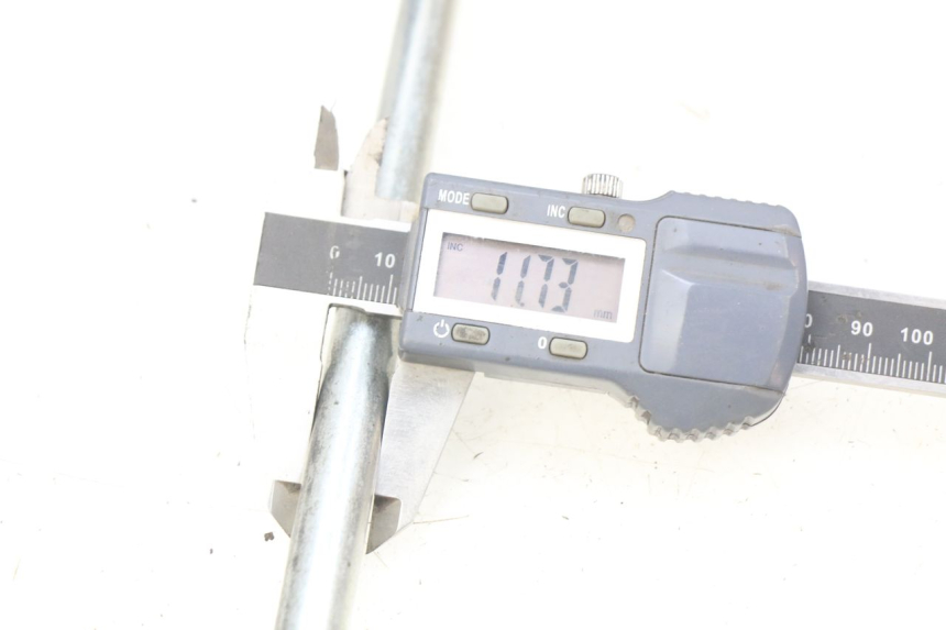 photo de OŚ SILNIKA PIAGGIO VESPA LX 2T 50 (2005 - 2013) - Inny kąt widzenia