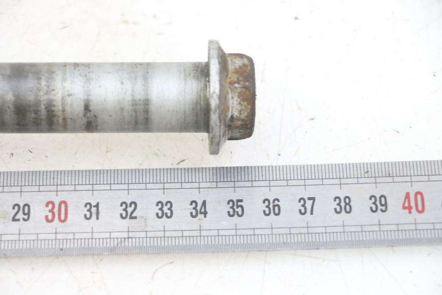 photo de OŚ KOŁA TYLNEGO HONDA CBF 500 (2004 - 2007) - Zoom stanu zużycia