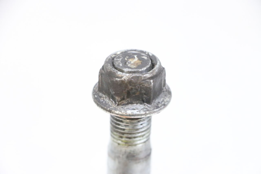 photo de OŚ KOŁA TYLNEGO KSR CODE 125 (2018 - 2020) - Szczegół części