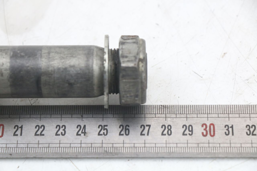 photo de OŚ KOŁA TYLNEGO HONDA CRF R 250 (2020 - 2021) - Inny kąt widzenia