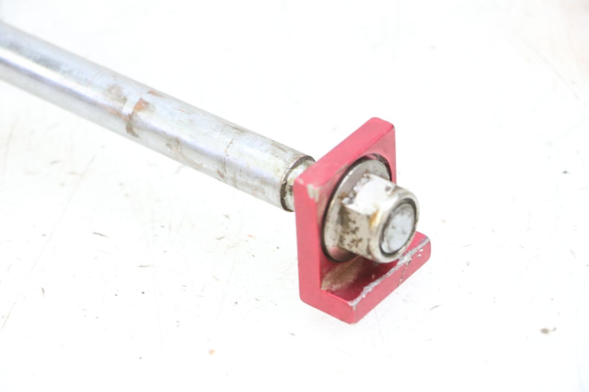 photo de OŚ KOŁA TYLNEGO CCR DIRT BIKE 125 - Zbliżenie techniczne