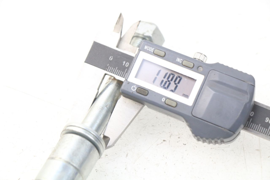 photo de OŚ KOŁA TYLNEGO DERBI DIRT BOY 4T 50 - Szczegół części