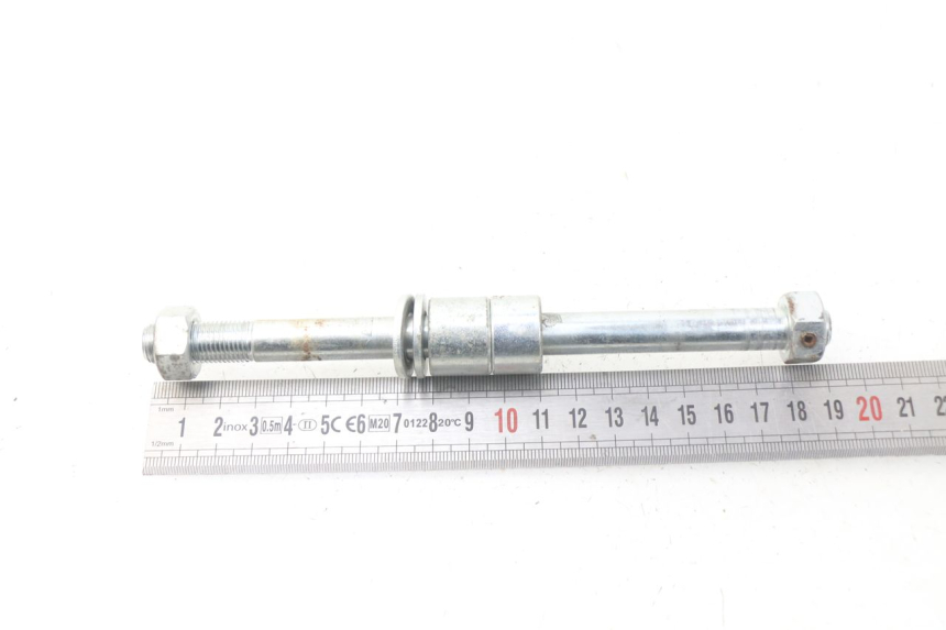 photo de OŚ KOŁA TYLNEGO DERBI DIRT BOY 4T 50 - Zbliżenie techniczne