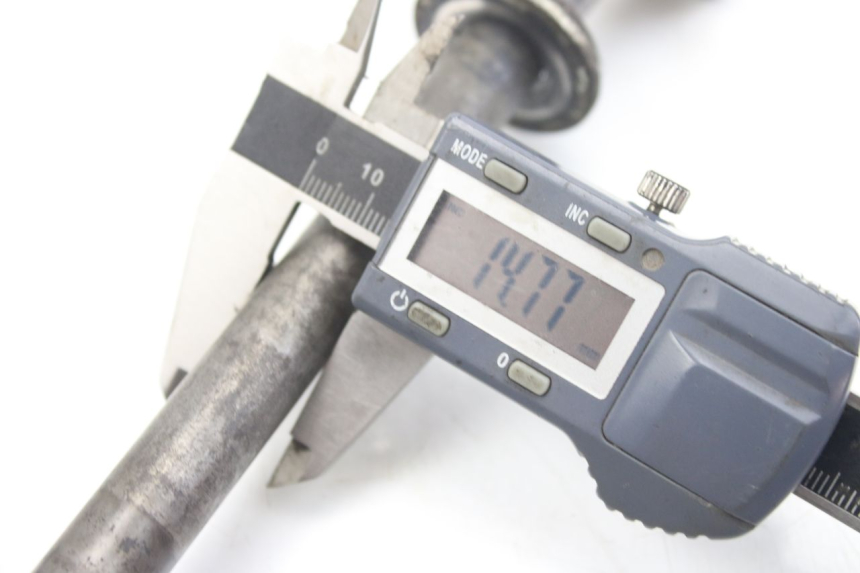 photo de OŚ KOŁA TYLNEGO XTRM FACTORY DIRTBIKE BSE 150 - Zoom stanu zużycia